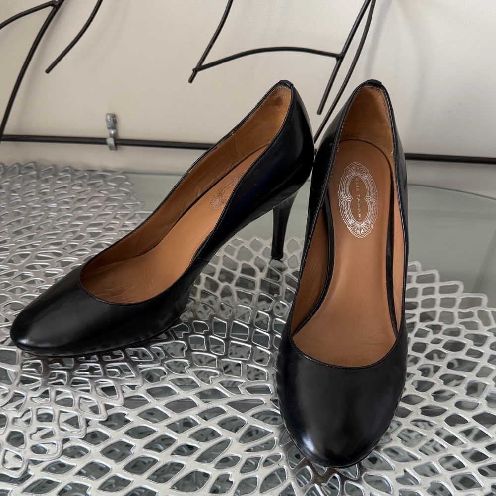 Elie Tahari Vintage Black Leather Round Toe Pumps High Heel Shoes Size 38 US 7.5